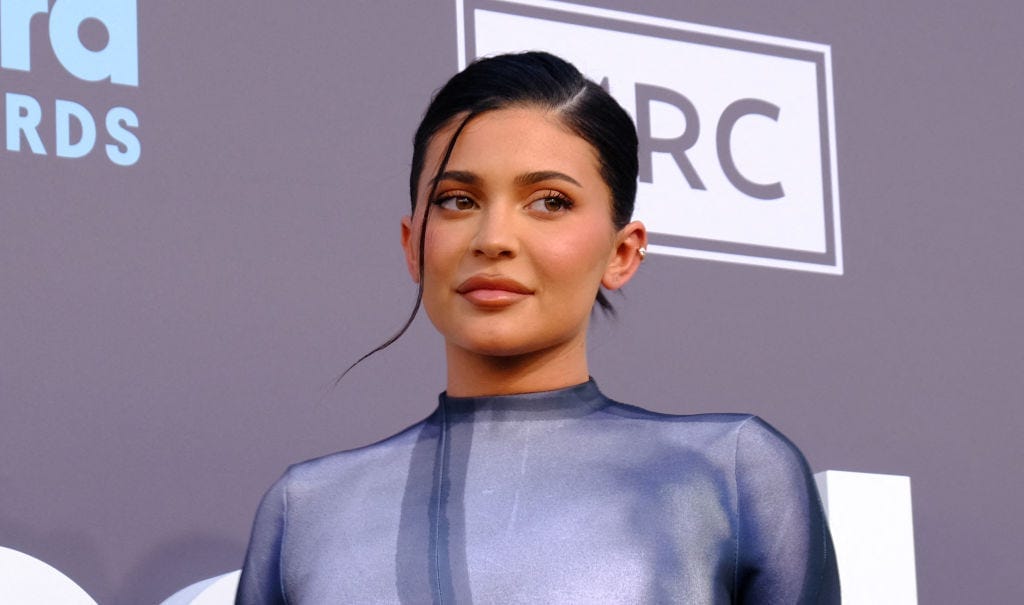Kylie Jenner smacks the new Instagram