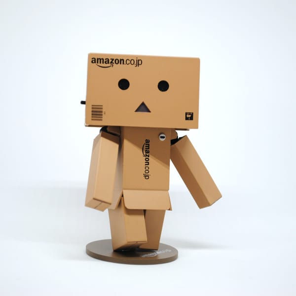 Amazon fights off its Twitter impersonators
